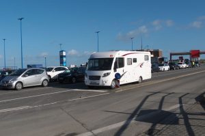 dagebuell_warten_auf_die_faehre